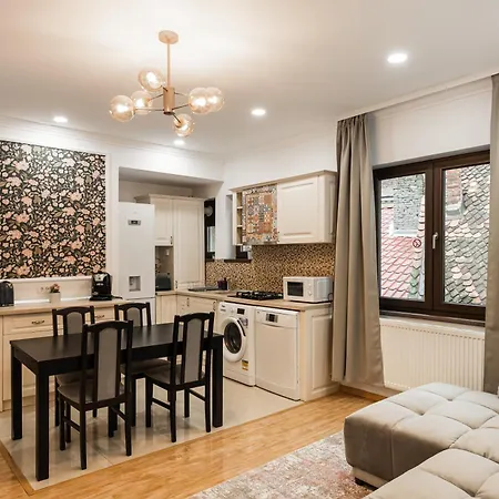 Apollonia Estate Old Town Big And Luxurious *