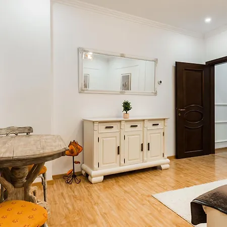 דירה Apollonia Estate Old Town Big And Luxurious בראשוב