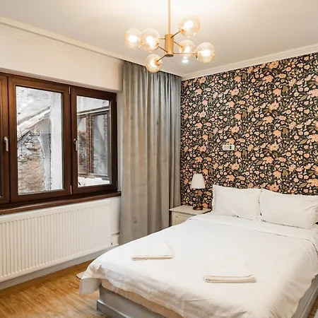 Apollonia Estate Old Town Big And Luxurious *