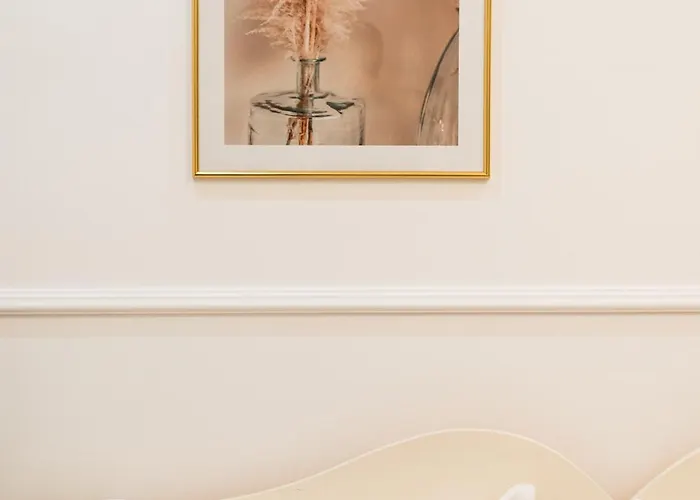 Apollonia Estate Old Town Big And Luxurious *