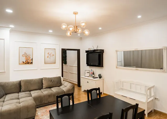 Apollonia Estate Old Town Big And Luxurious Apartamento Braşov