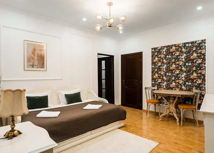 Apollonia Estate Old Town Big And Luxurious