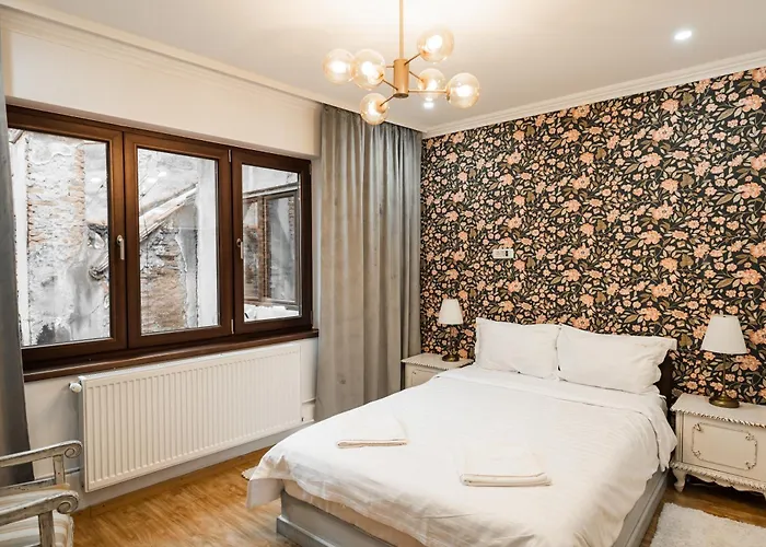 Apollonia Estate Old Town Big And Luxurious *